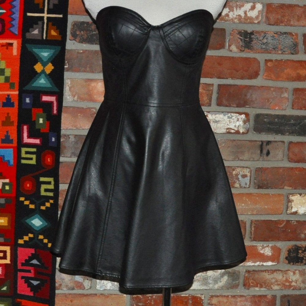 Forever21 Vegan Leather Fit & Flare Sweetheart Bust Strapless Mini Dress M